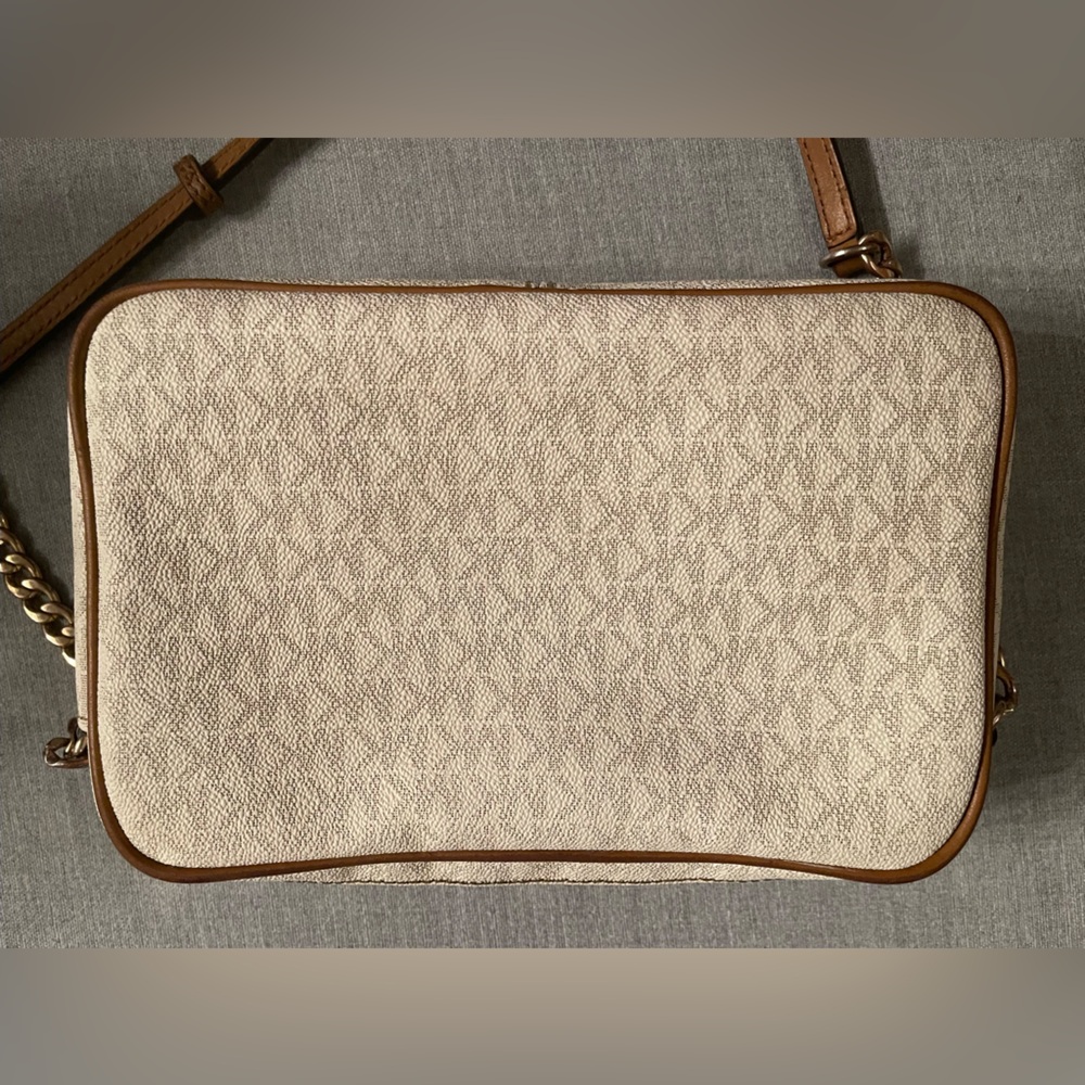 Michael Kors Jet Set Crossbody (USED/Fair) - Picture 6 of 15